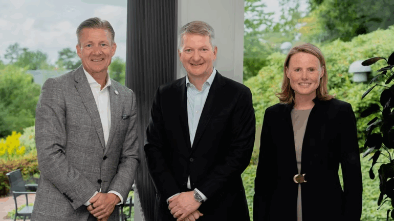 Poul Due Jensen, CEO, Grundfos (left), Kevin Cassidy, CEO, Newterra (middle) and Inge Delobelle, Divisional CEO, Industry, Grundfos (right)